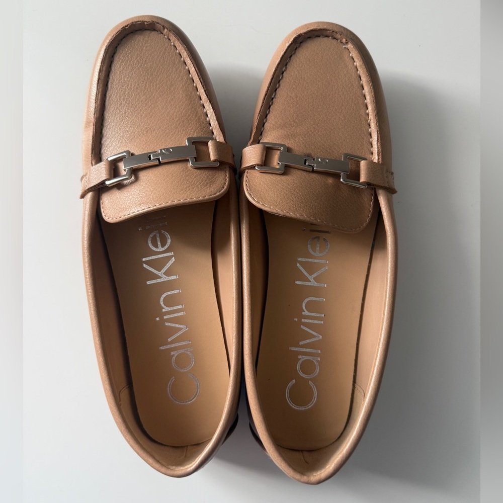 Calvin Klein Women's Tan Beige Loafers size 6.5